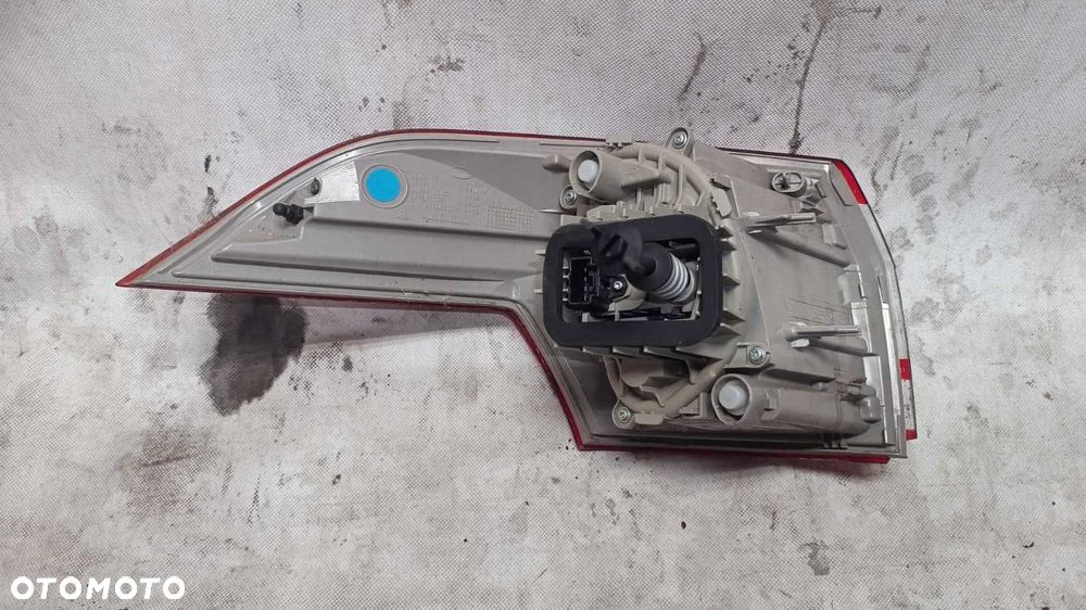 Lampa prawy tył zewnętrzna (w błotnik) Ford B-MAX AV11-13404-AG lekkie uszkodzenie - 4