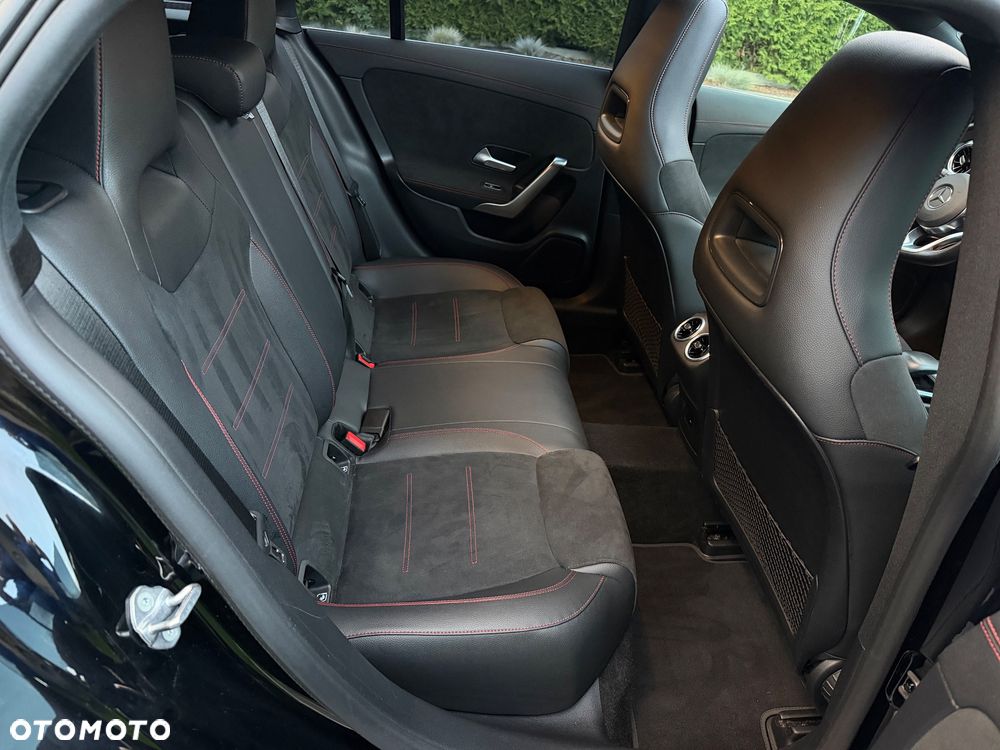 Mercedes-Benz CLA 250 e 8G-DCT AMG Line - 25