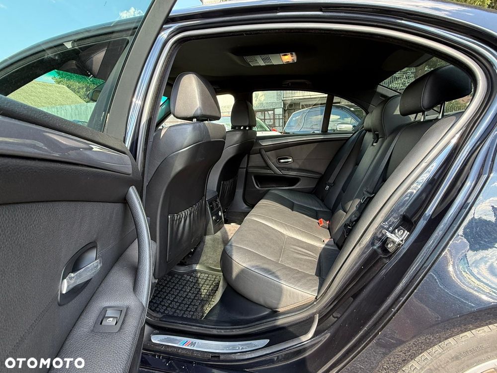 BMW Seria 5 523i - 27