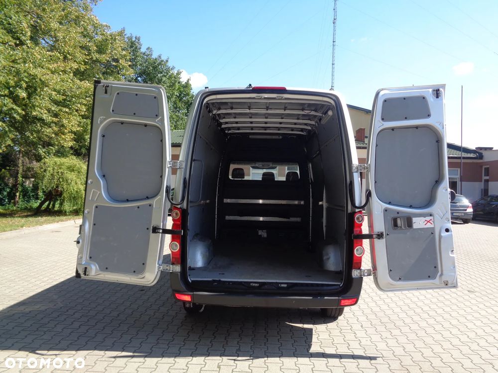 Volkswagen Crafter - 13