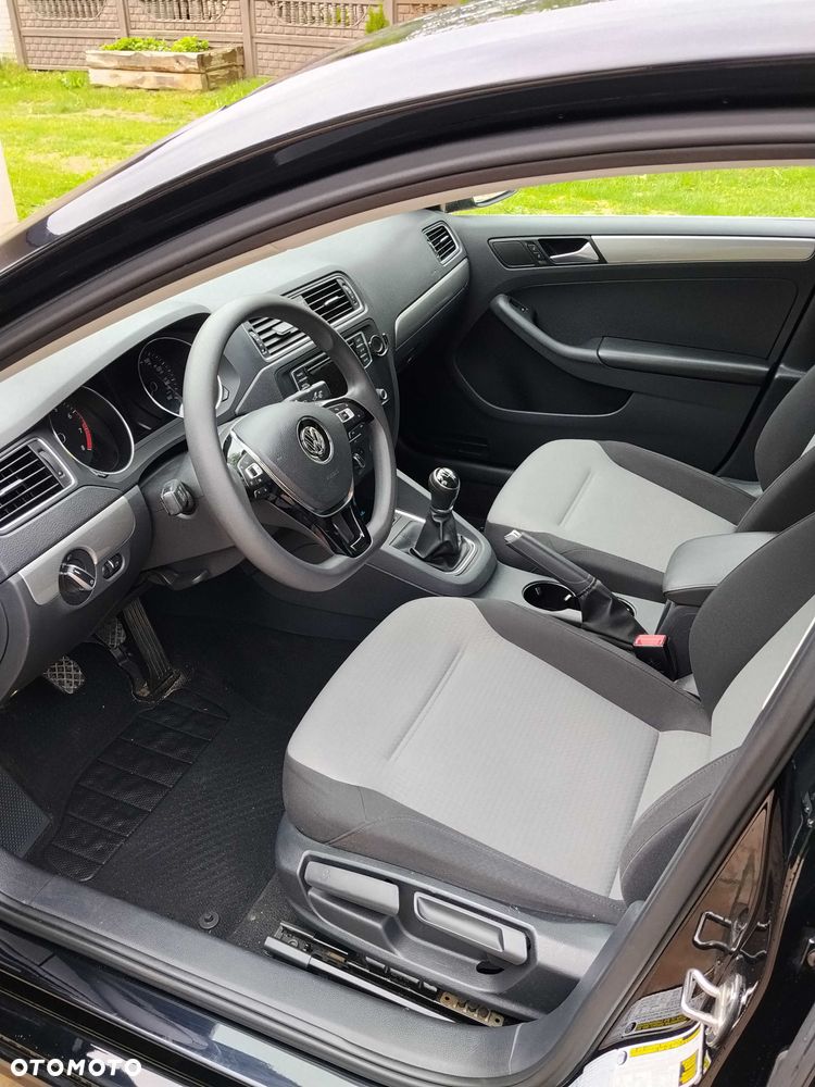 Volkswagen Jetta - 6