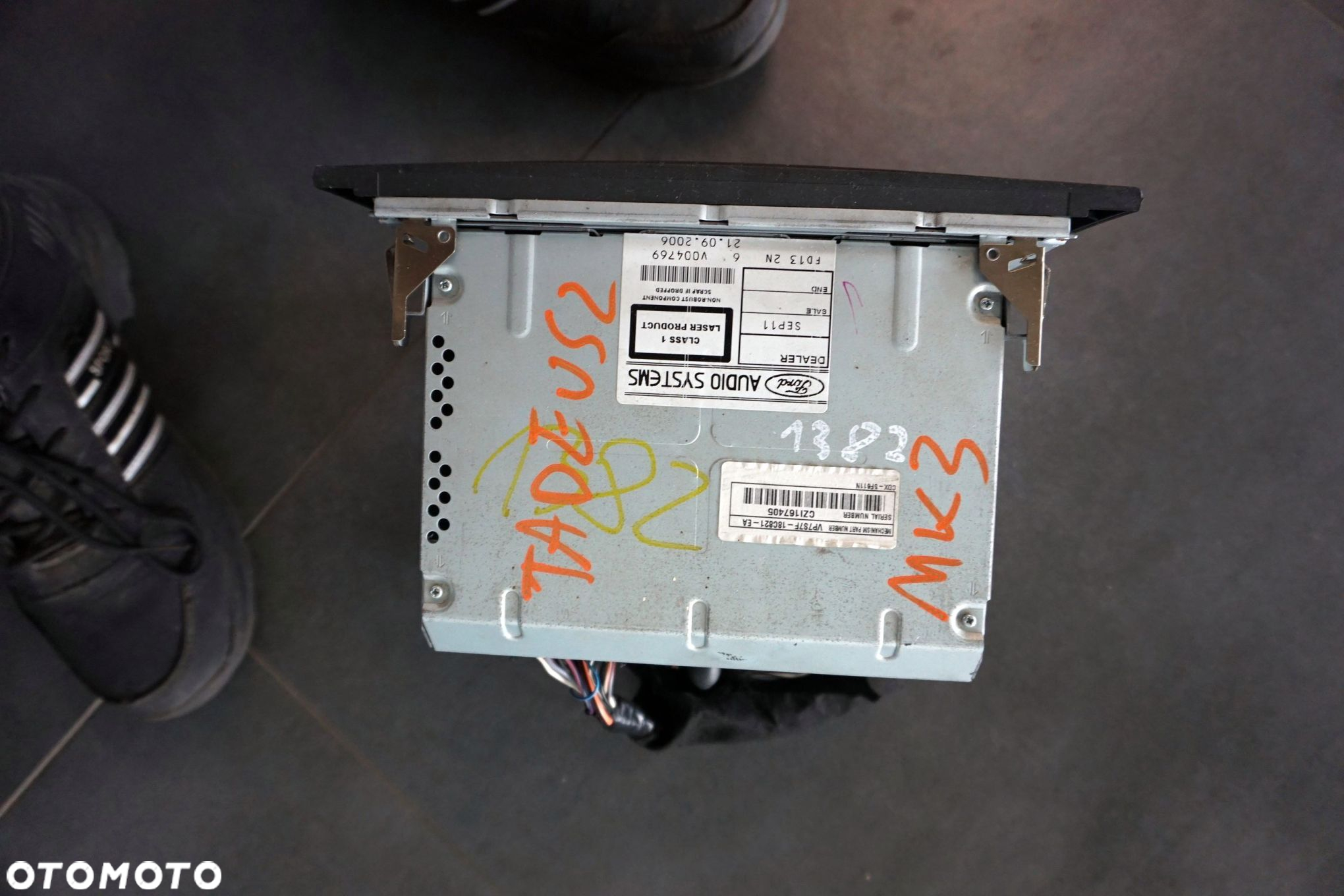RADIO NAWIGACJA FABRYCZNA MONDEO III MK3 LIFT 5S7T-10E889-AA 462200-5324 FORD 2003-2007 - 2