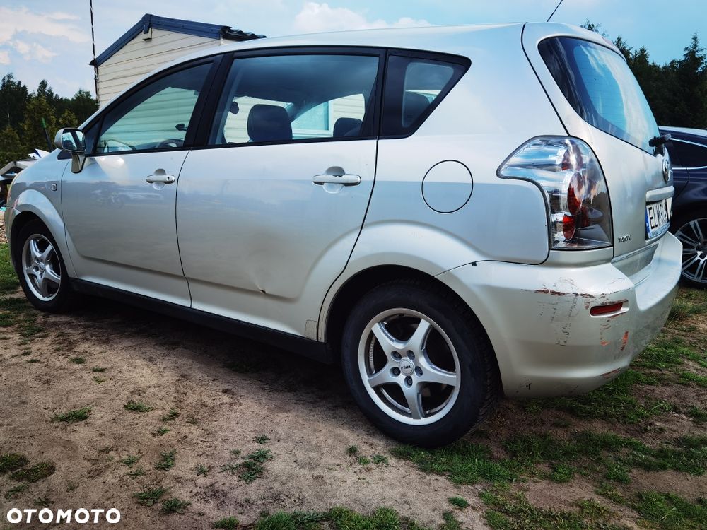 Toyota Corolla Verso - 5