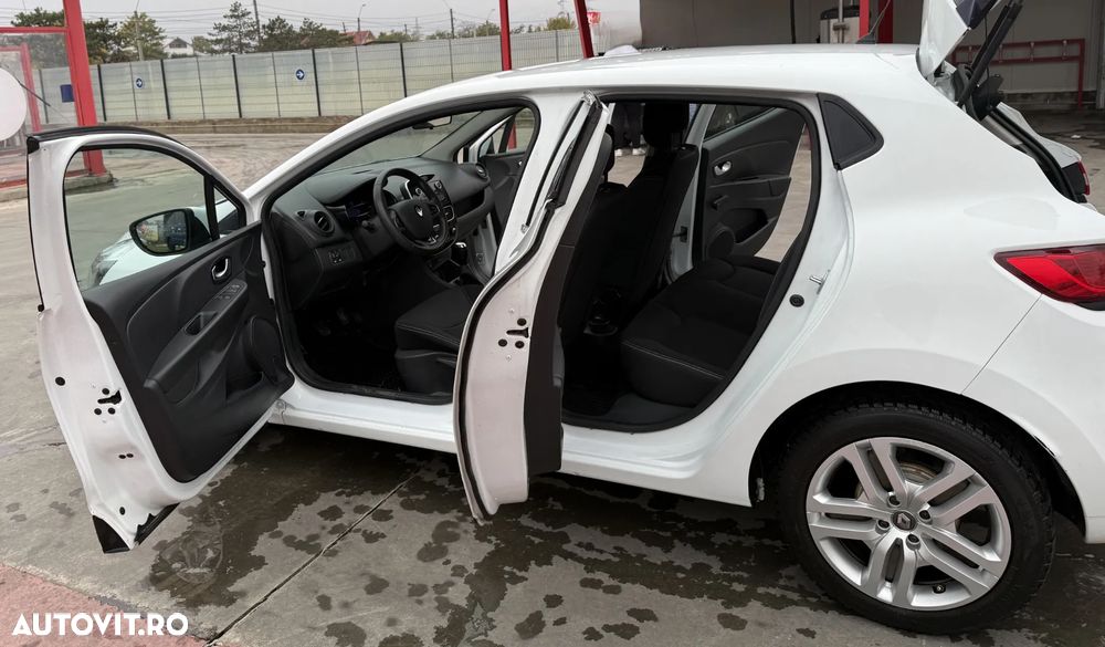 Renault Clio - 9