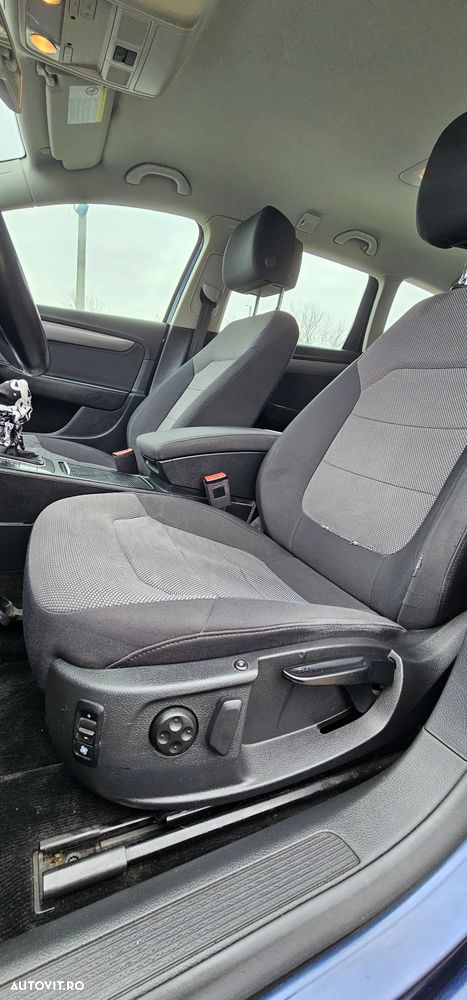 Volkswagen Passat 2.0 TDI Blue TDI Comfortline - 10