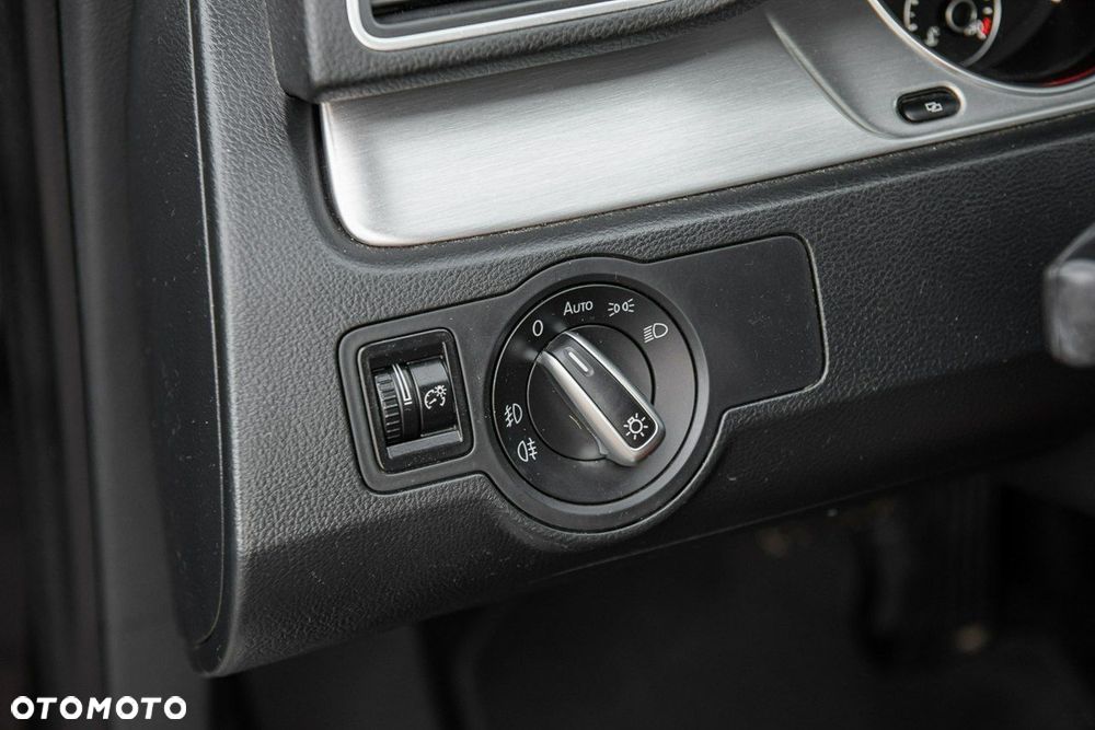 Volkswagen Passat - 28