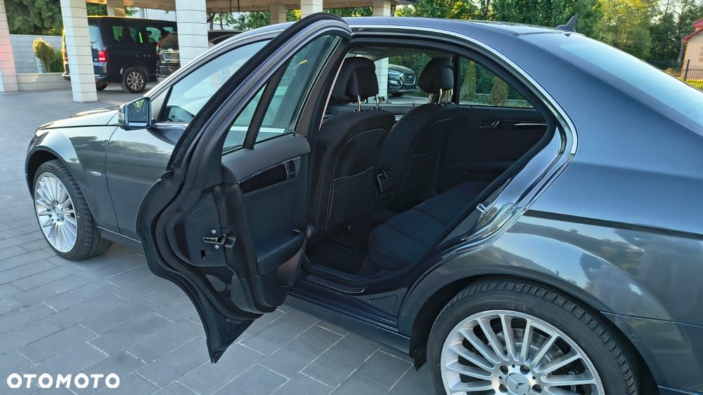 Mercedes-Benz Klasa C 180 Kompressor Automatik BlueEFFICIENCY - 18