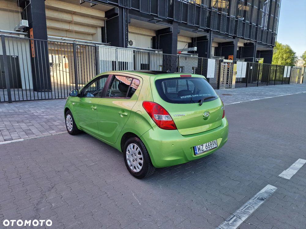 Hyundai i20 - 24