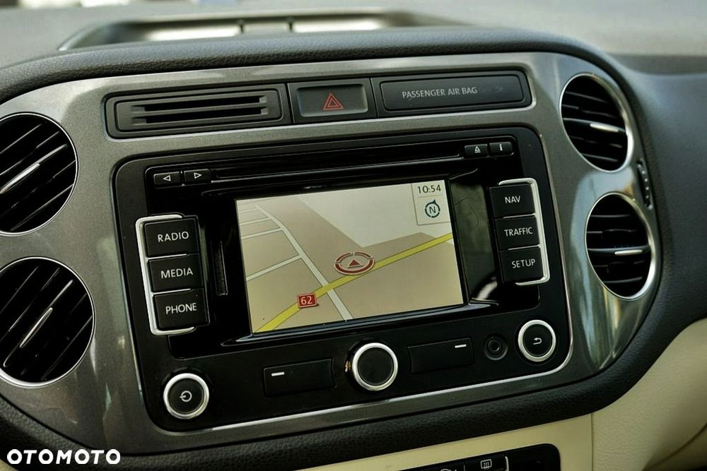 Volkswagen Tiguan 2.0 TDI DPF BlueMotion Technology Sport & Style - 27