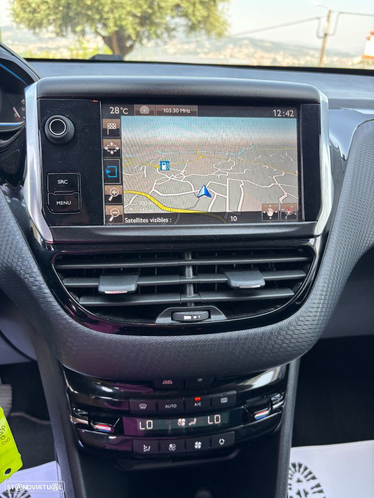 Peugeot 2008 1.2 PureTech Crossway - 12