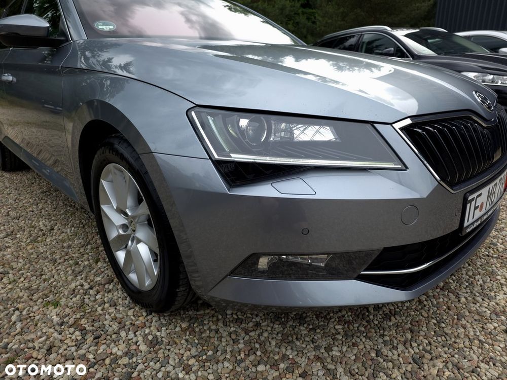 Skoda Superb 2.0 TDI Style - 2