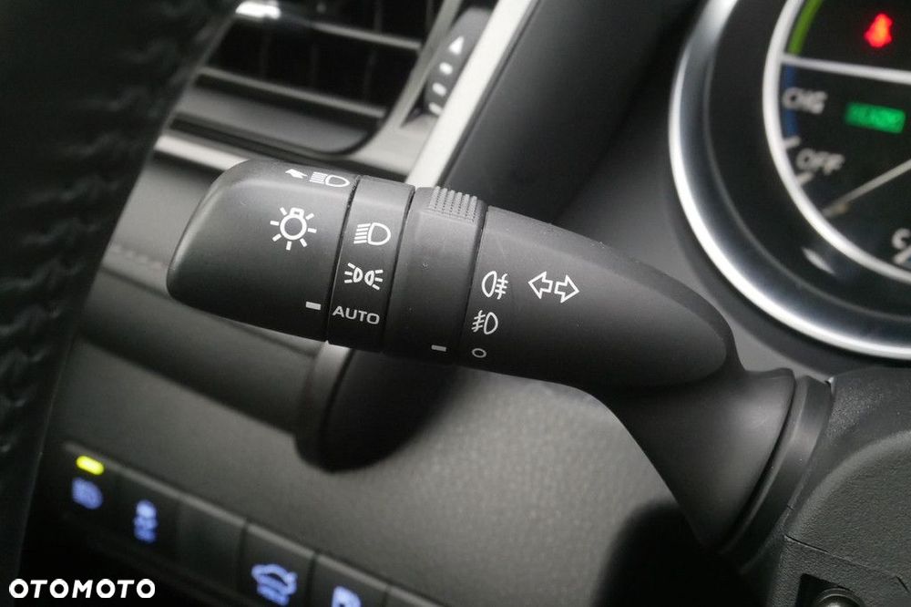 Toyota Camry 2.5 Hybrid Comfort CVT - 25