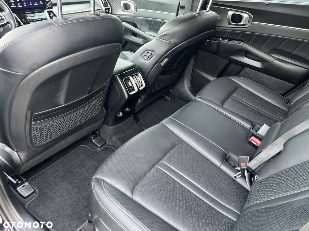 Kia Sorento 1.6 T-GDI HEV XL 7os - 27