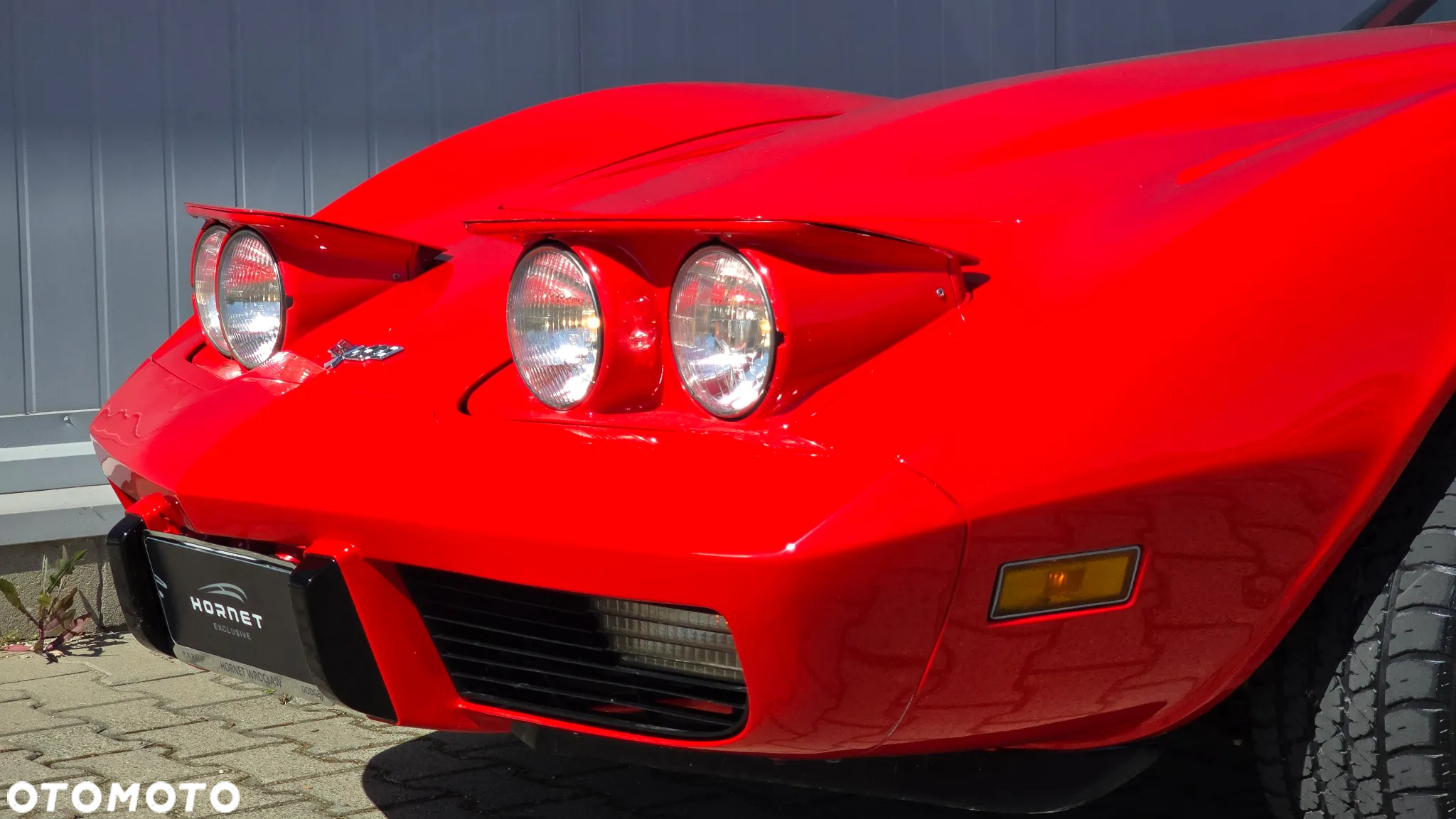 Chevrolet Corvette - 12