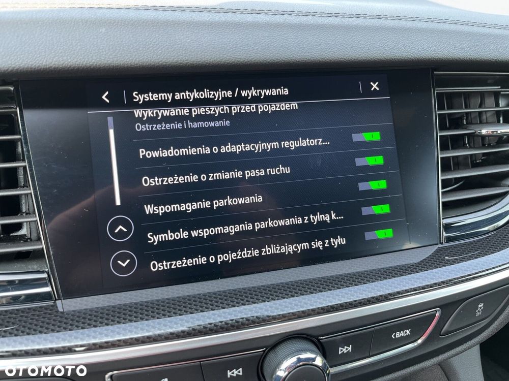 Opel Insignia - 30