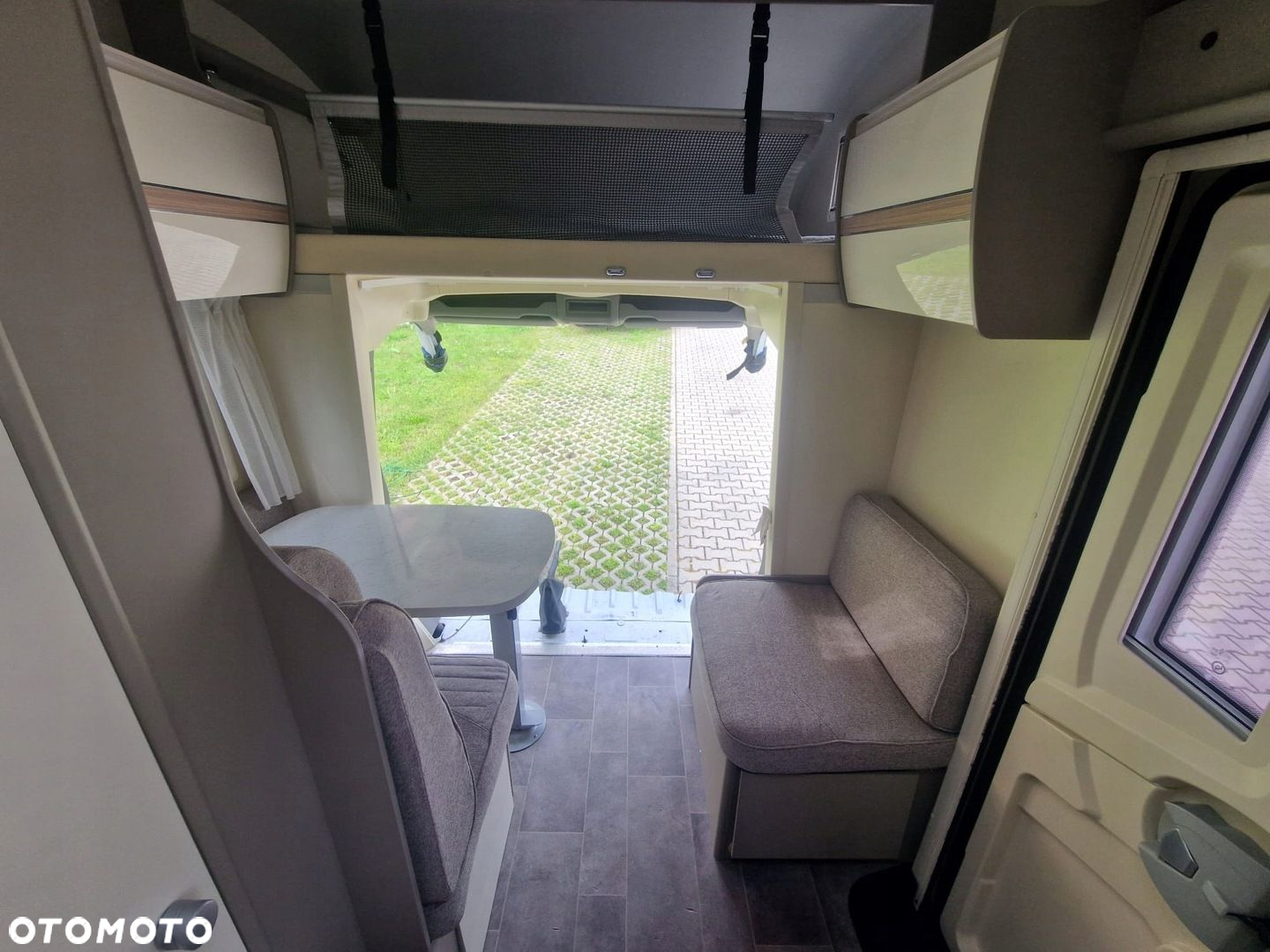 RENAULT MASTER 2023 r ZABUDOWA KAMPER AHORN 690 - 14