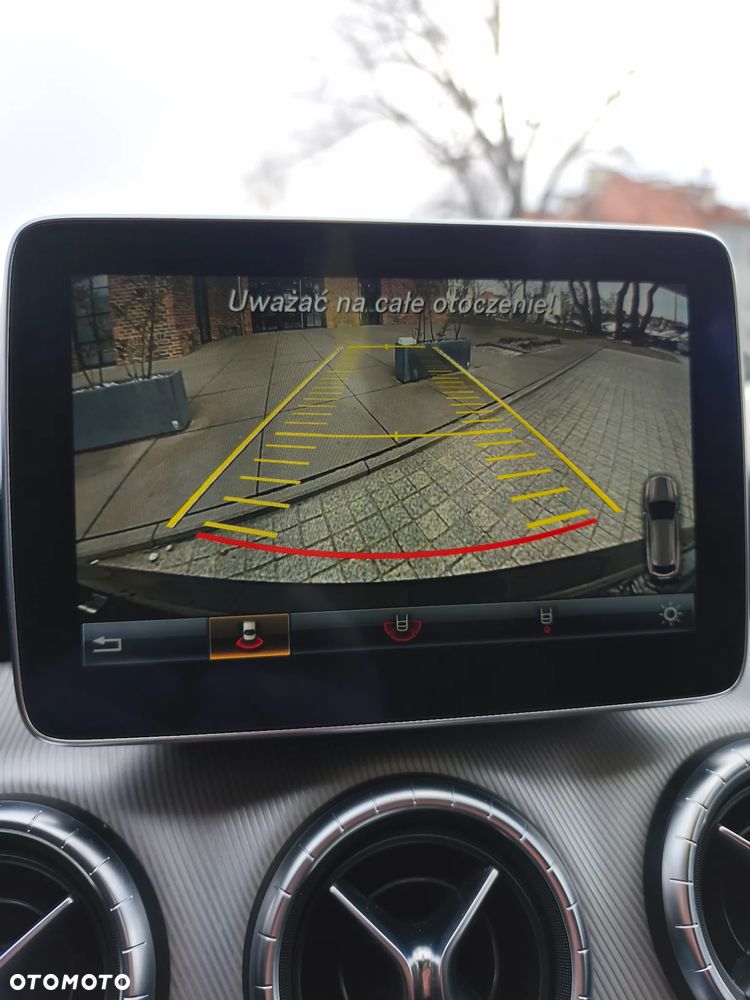 Mercedes-Benz CLA 180 AMG Line - 27