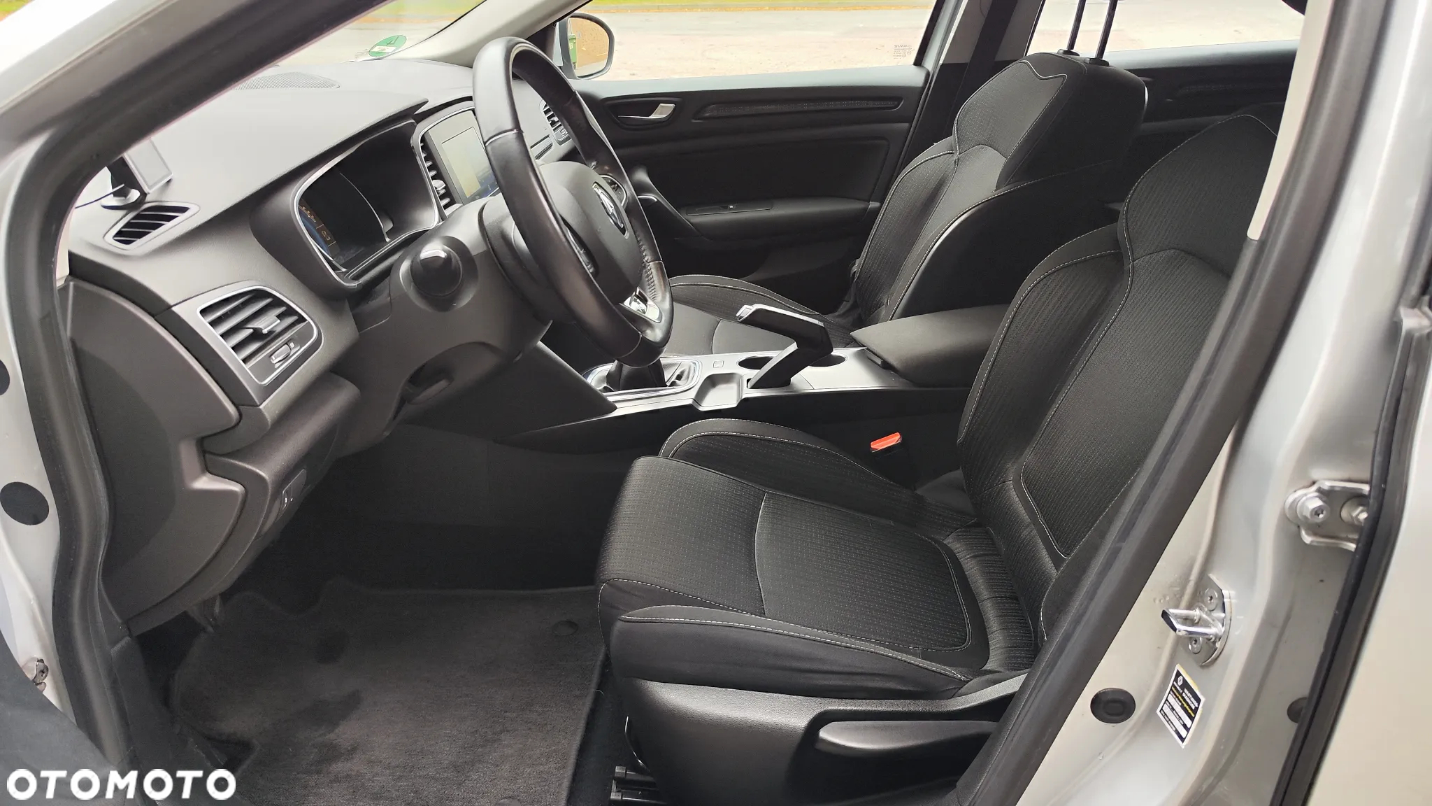 Renault Megane ENERGY TCe 100 EXPERIENCE - 20