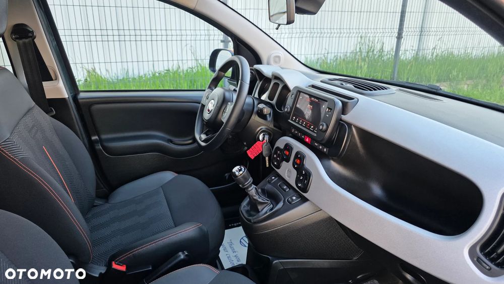 Fiat Panda 1.0 GSE Hybrid GARMIN - 11
