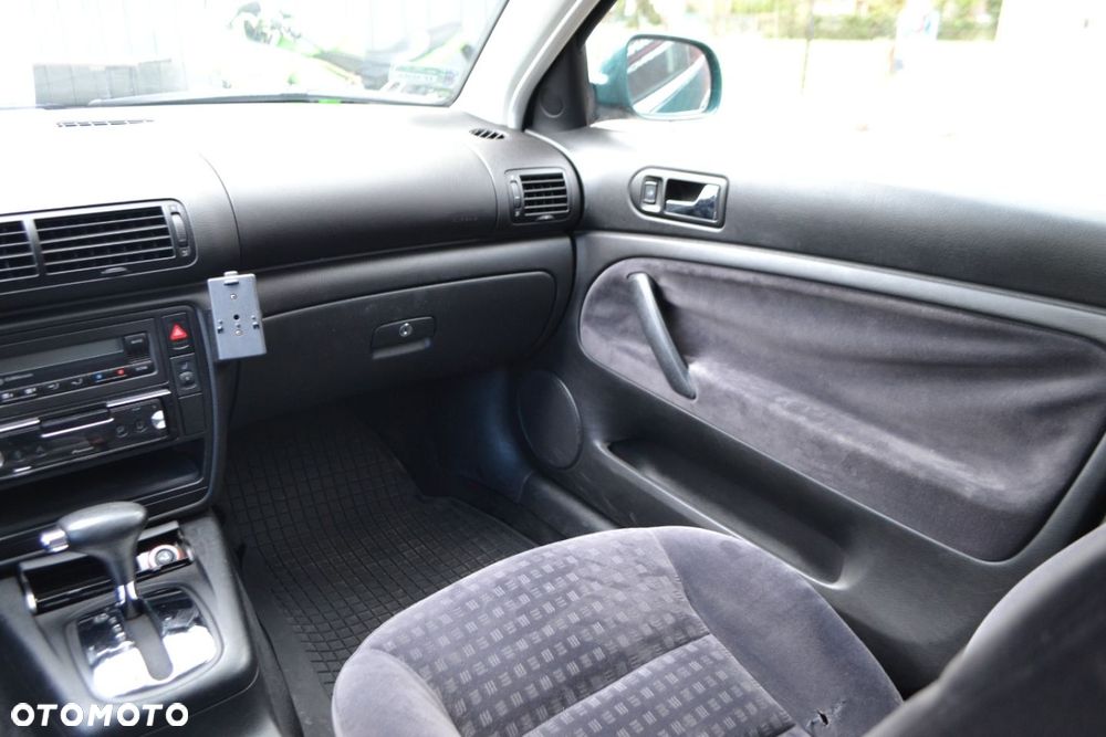 Volkswagen Passat - 10