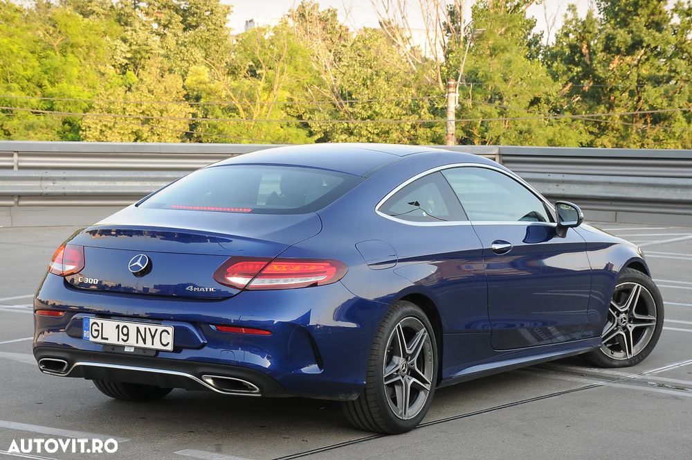 Mercedes-Benz C 300 4MATIC Aut. - 4