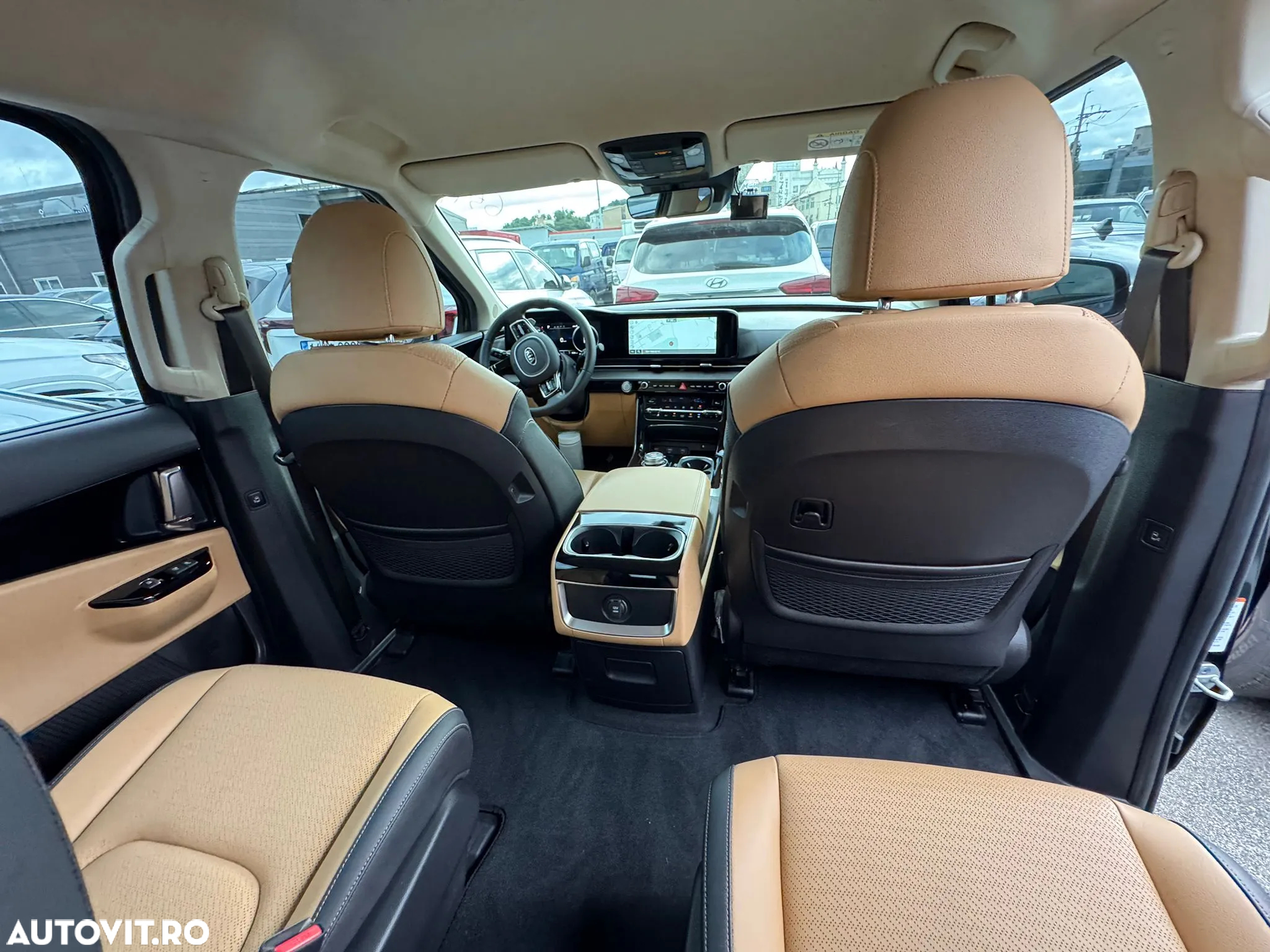 Kia Carnival - 21