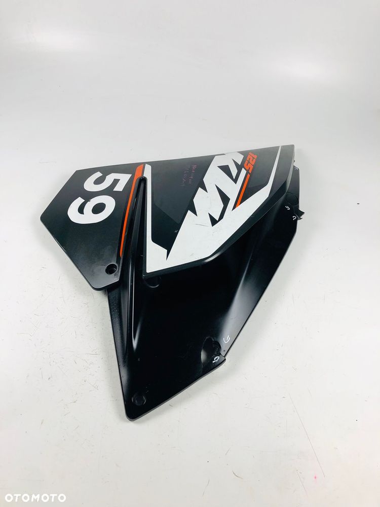 KTM RC 125 390 14-19 Lewa Owiewka Bok - 4