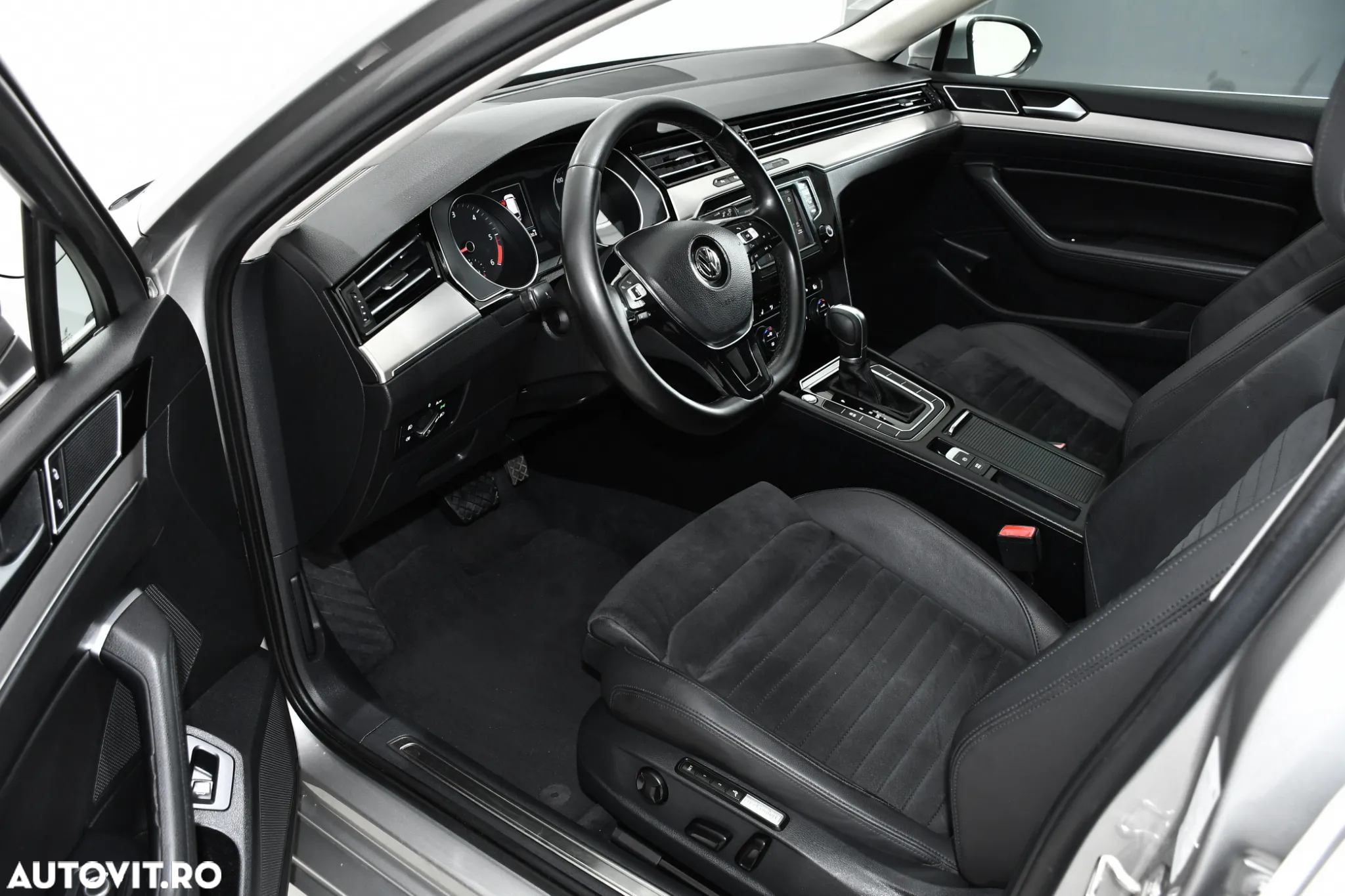 Volkswagen Passat 2.0 TDI DSG Highline - 19