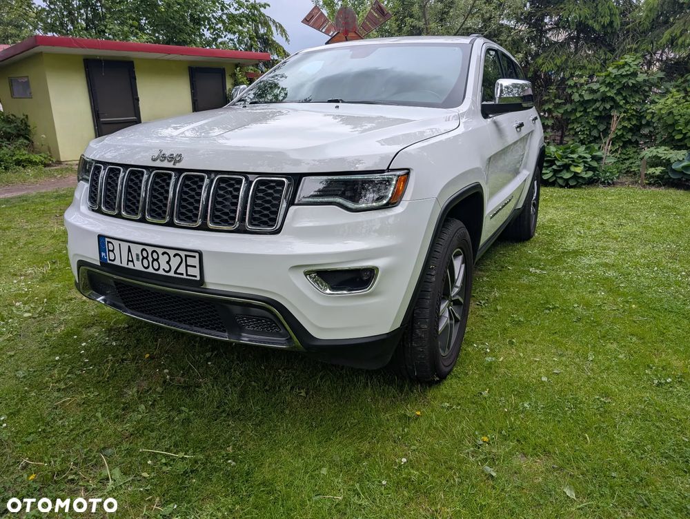 Jeep Grand Cherokee - 16