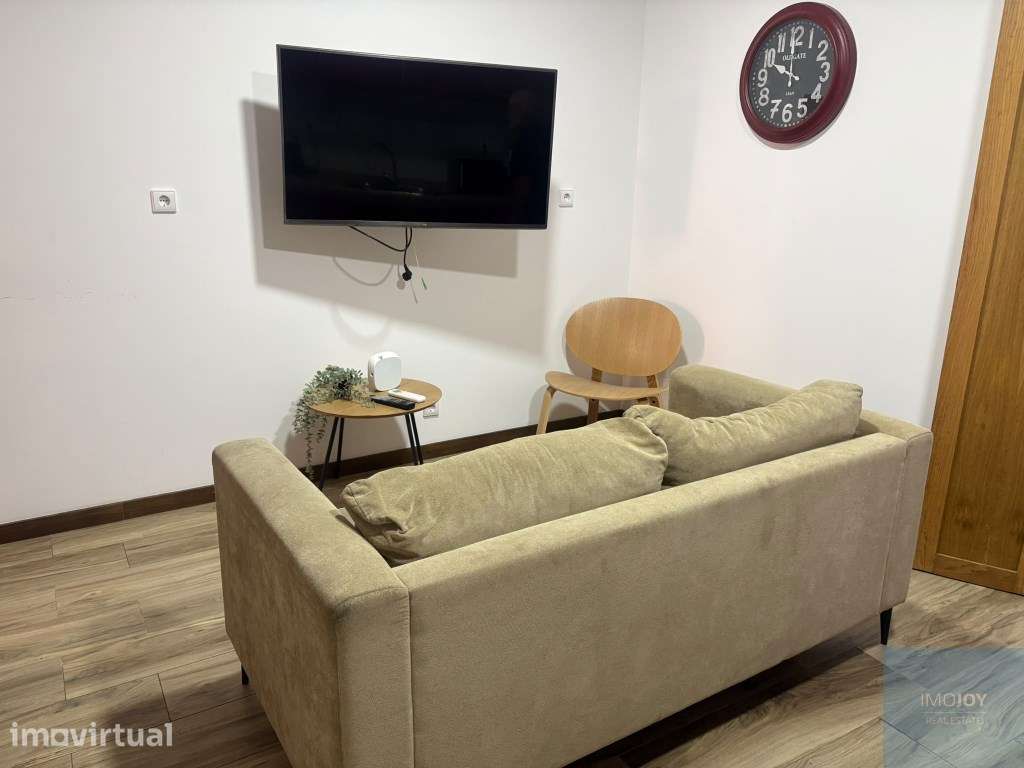Moradia T2 Duplex Remodelada com Terraço no Centro do Porto - Grande imagem: 2/28