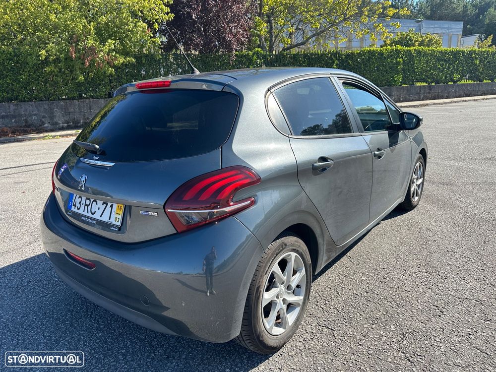 Peugeot 208 1.2 PureTech Active - 5