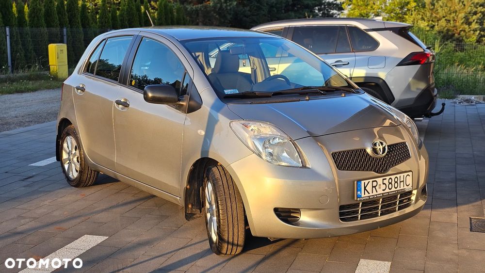 Toyota Yaris 1.3 Luna A/C - 1