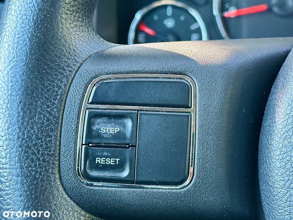 Jeep Liberty - 23