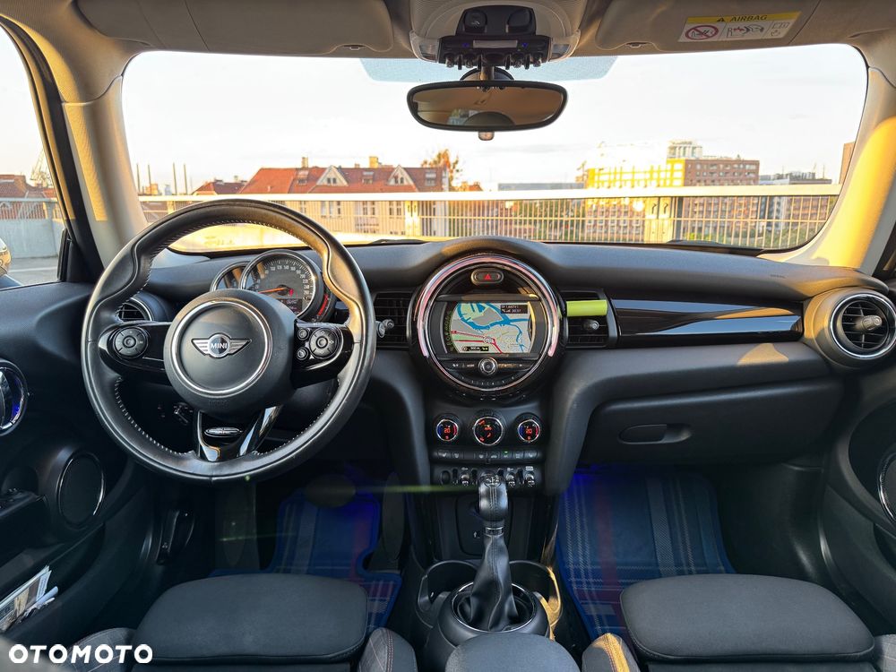 MINI Cooper Seven - 16