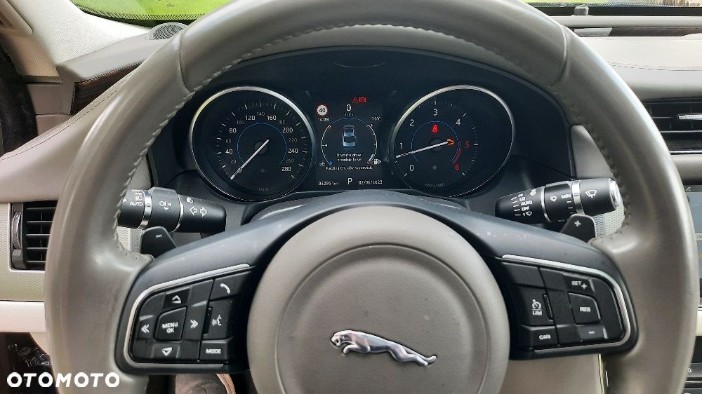 Jaguar XF 3.0 TDV6 Portfolio - 12