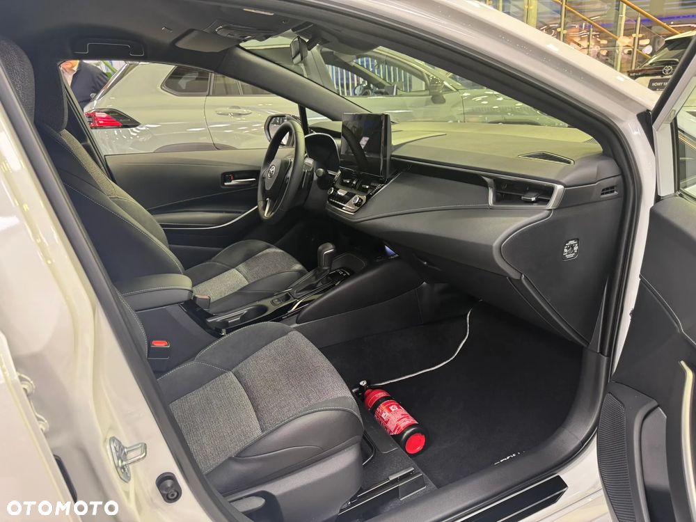 Toyota Corolla 2.0 Hybrid Style - 12