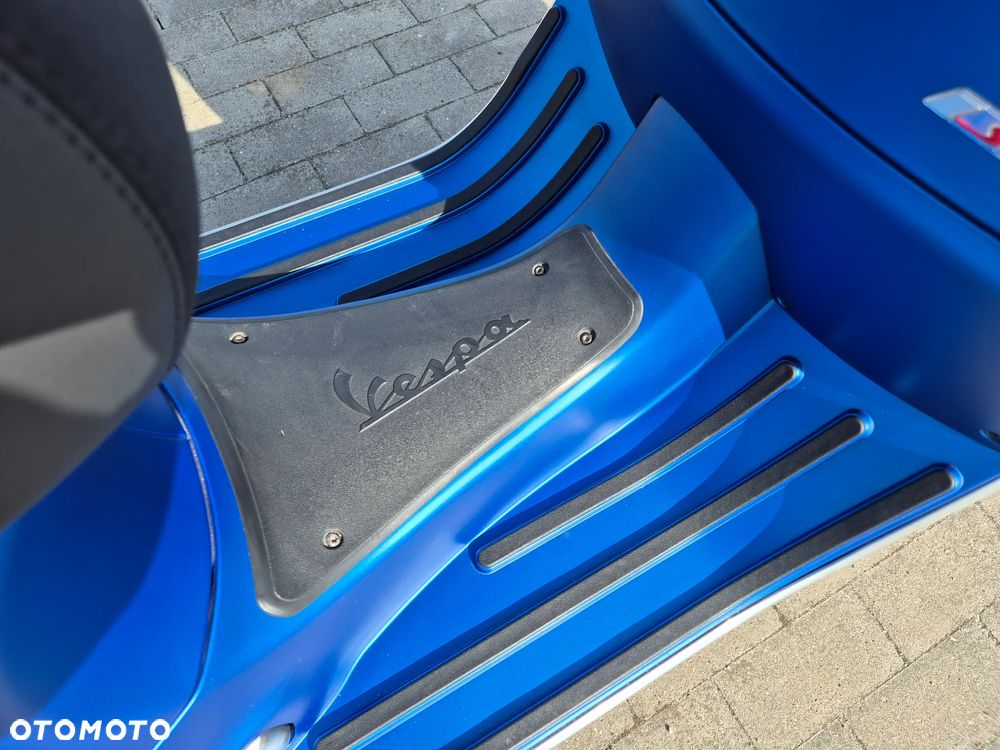 Vespa GTS - 8