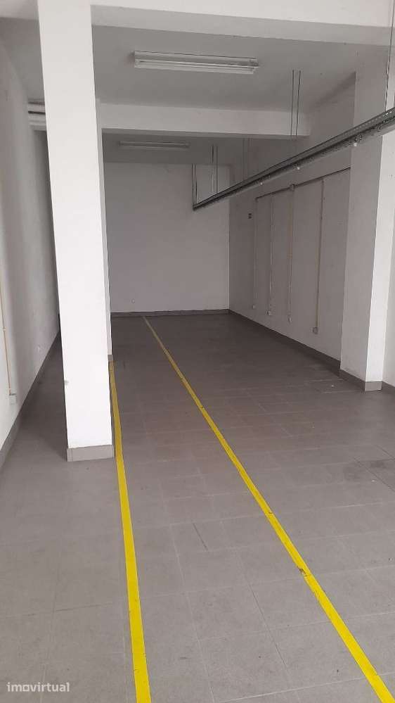 Armazém no centro de Barcelos - Grande imagem: 3/4