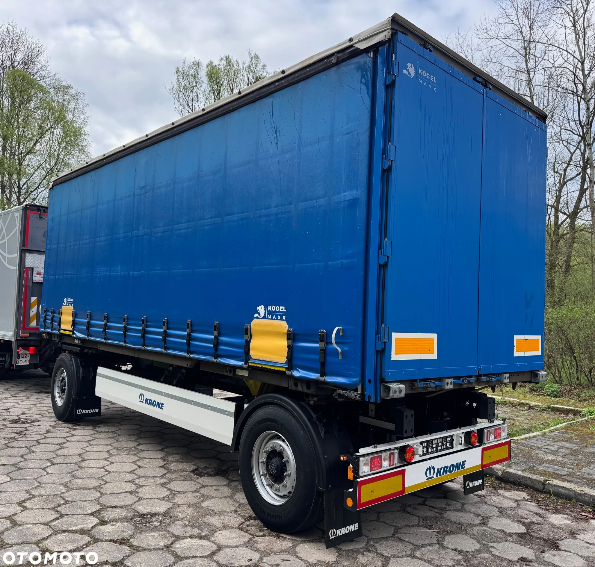 Krone BDF,Pod kontenery, - 6