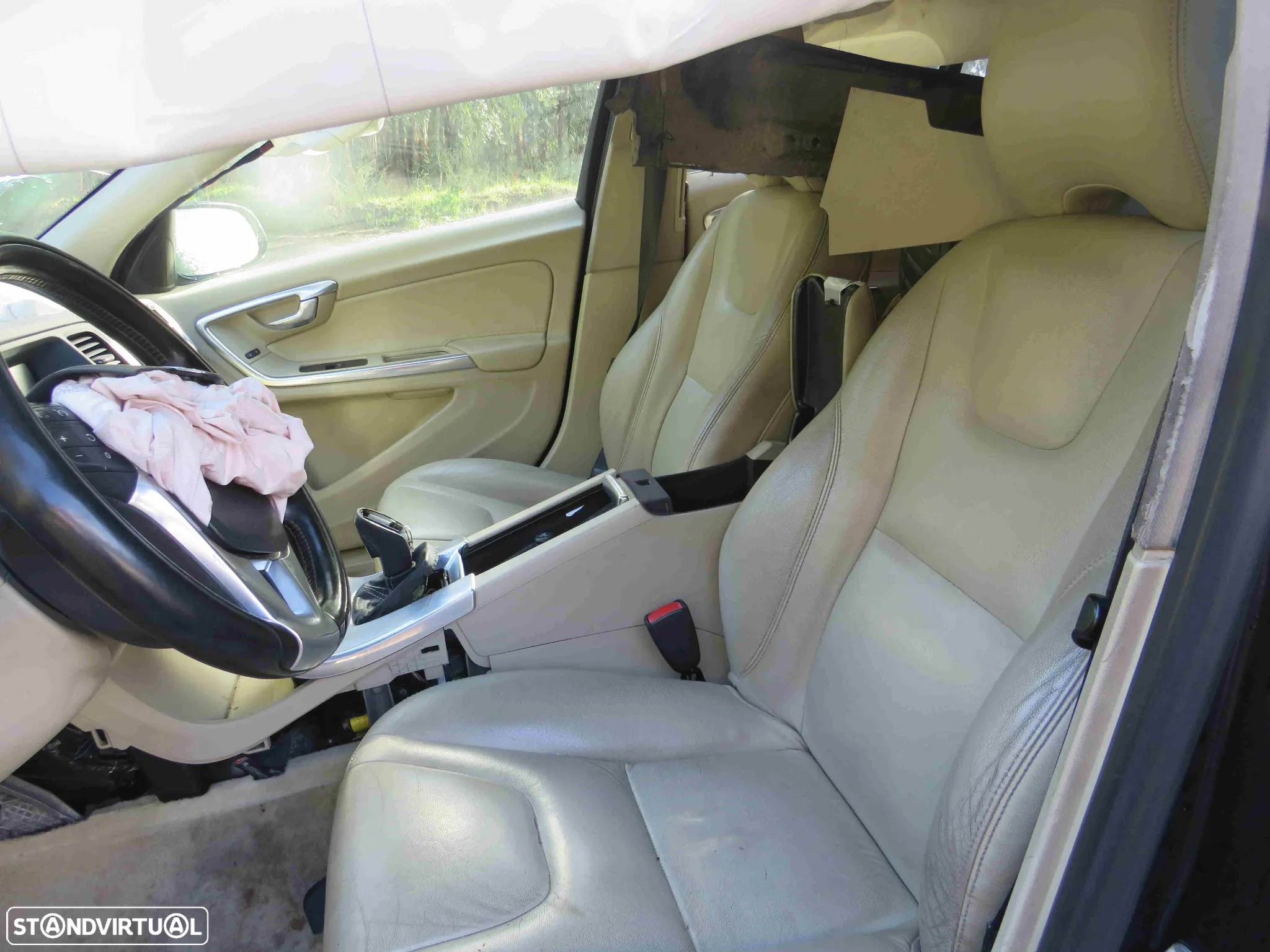 Volvo V60 I 2.4 Hybrid (280Cv) de 2014 - Peças Usadas (8717) - 5