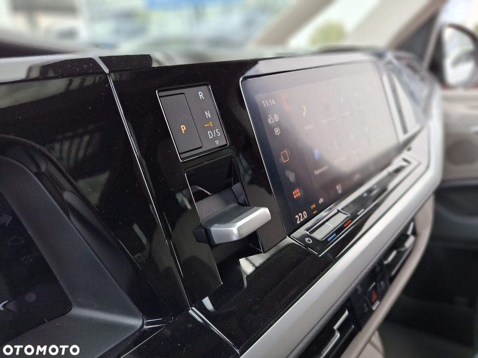 Volkswagen Multivan - 12