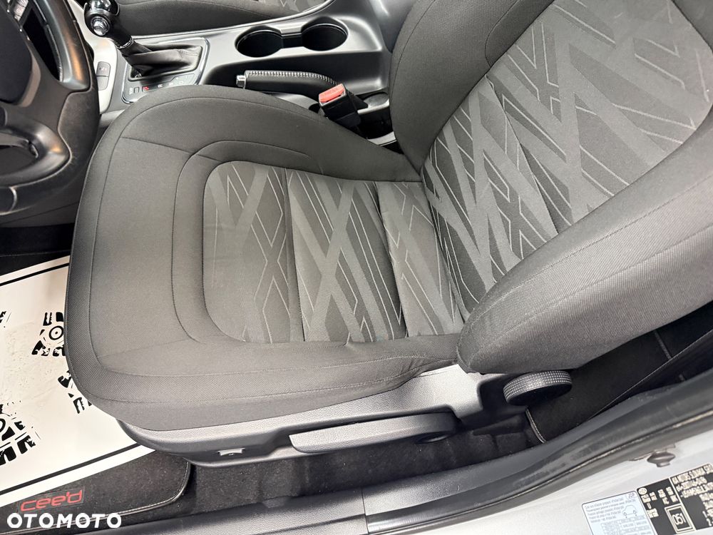 Kia Ceed - 19