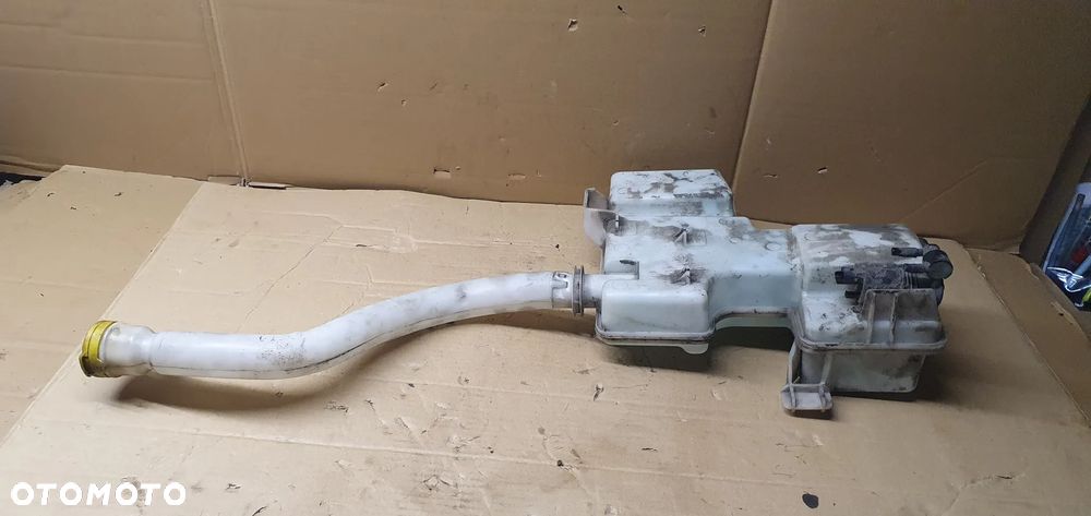 Zbiorniczek spryskiwaczy pompka Opel Vivaro B Trafic III 289105241R - 3
