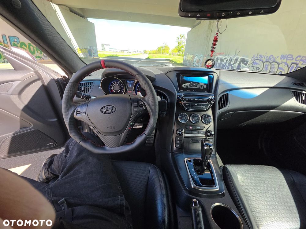 Hyundai Genesis Coupe - 19