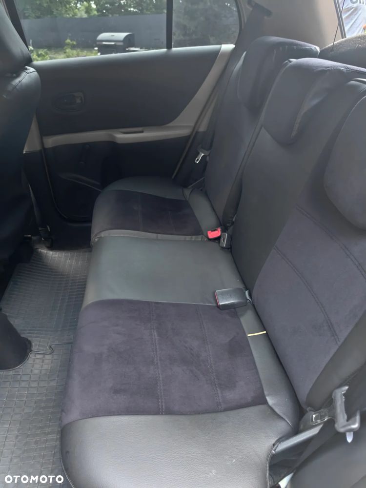 Toyota Yaris 1.3 Sol - 23