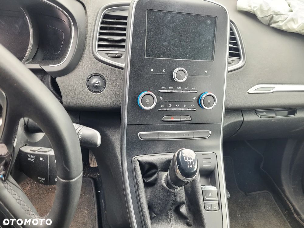 Renault Grand Scenic - 8