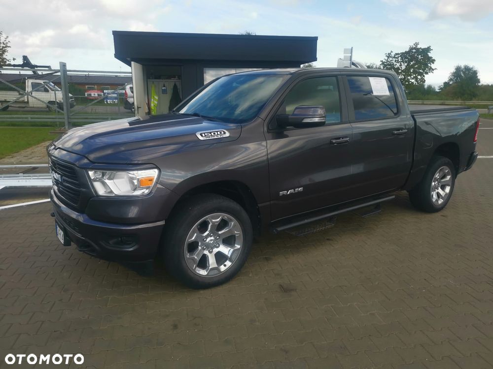 RAM 1500 5.7 Crew Cab Bighorn - 4