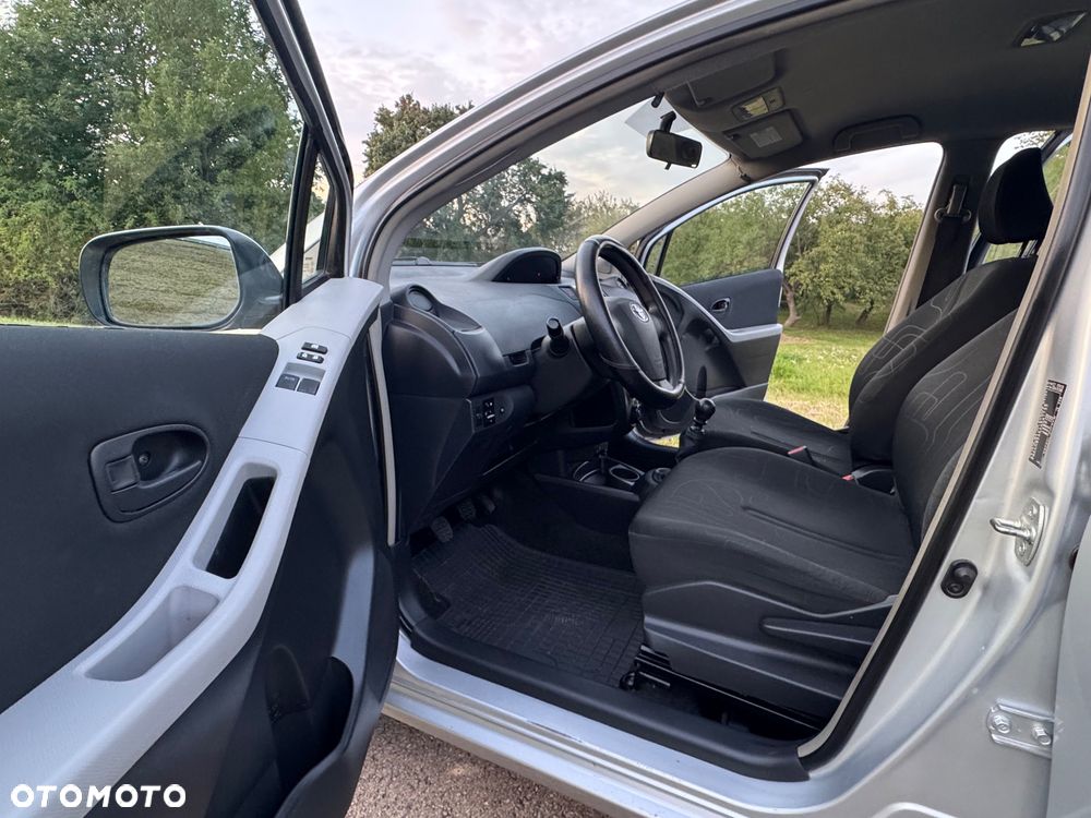 Toyota Yaris 1.33 Prestige - 23