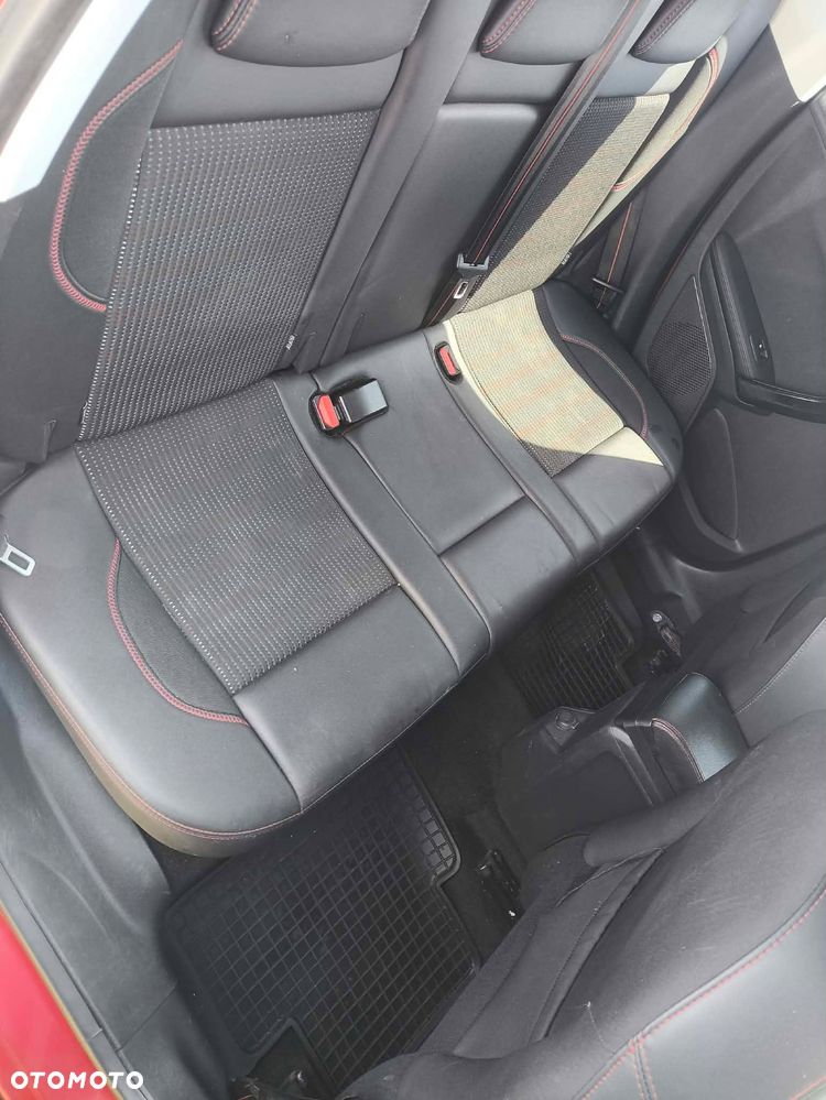 Peugeot 2008 1.2 Pure Tech Allure S&S - 10