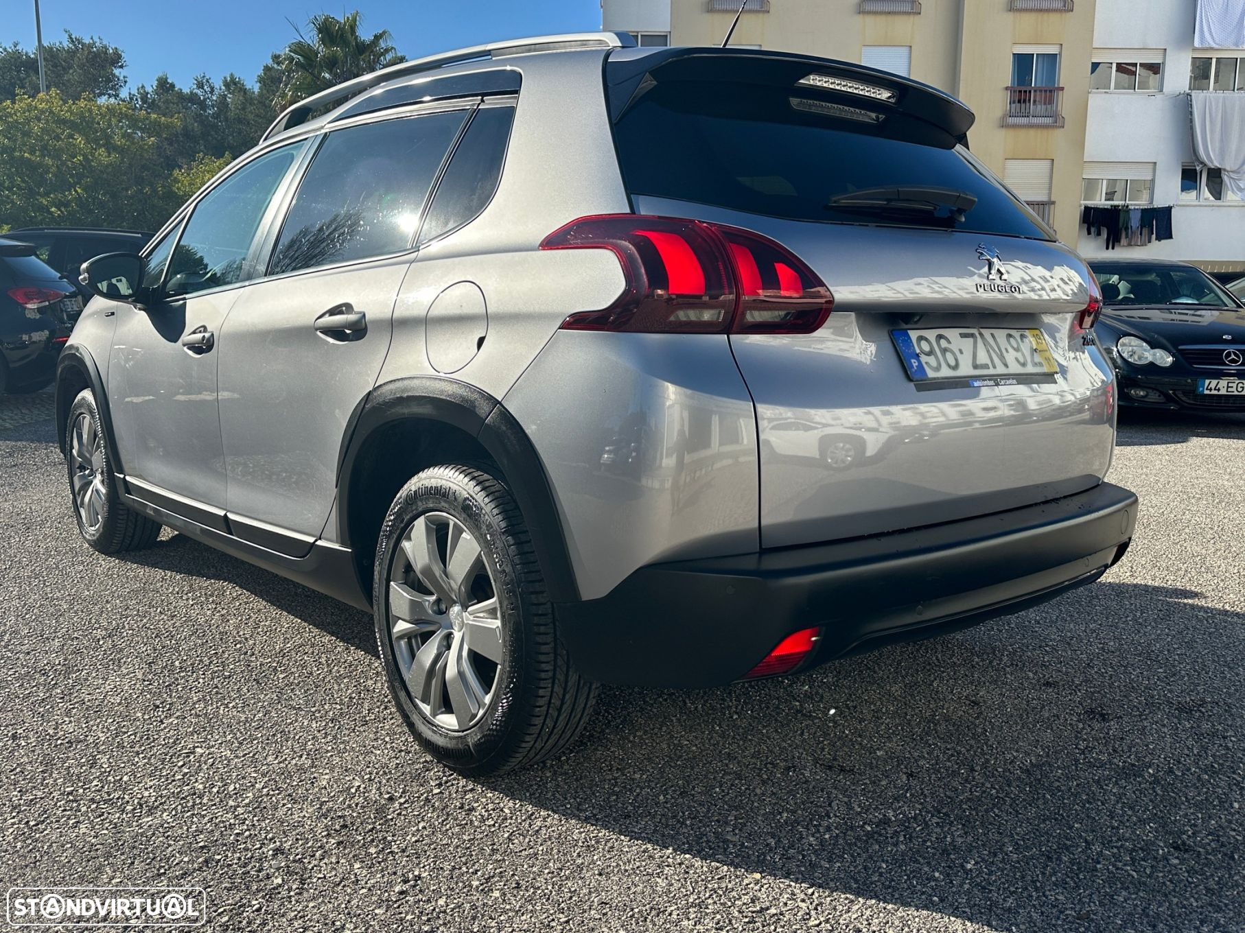 Peugeot 2008 1.2 PureTech Signature - 8